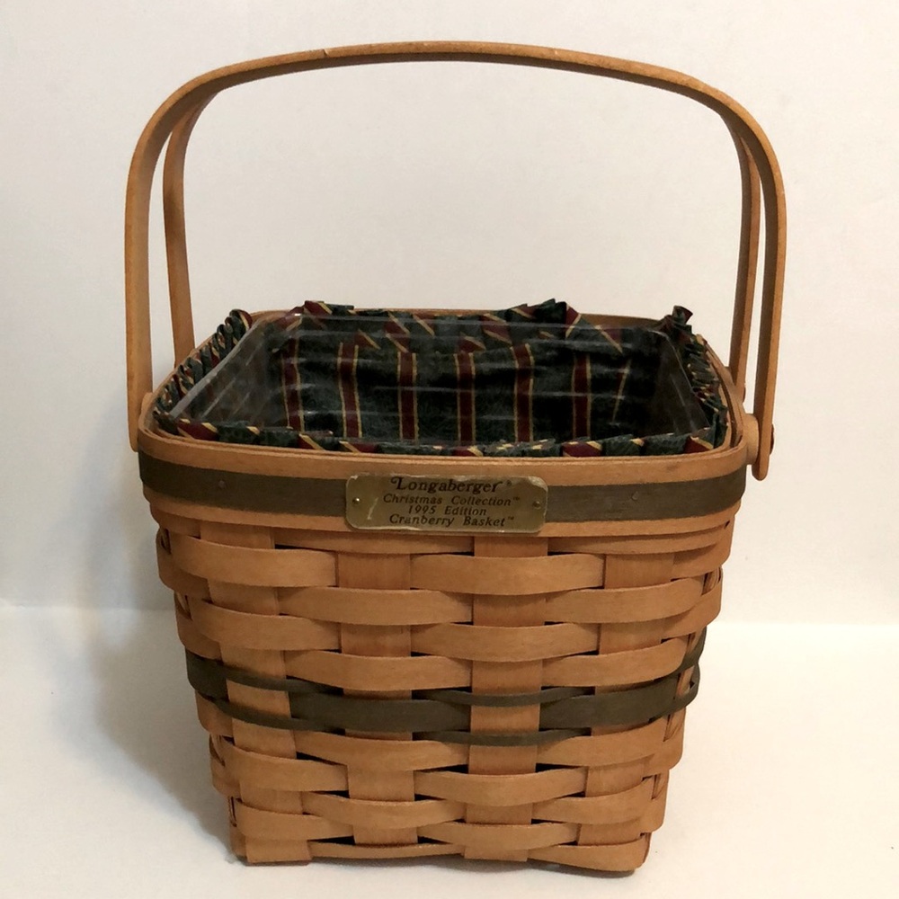 Longaberger Christmas Collection 1995 Edition Cranberry Basket With Liner